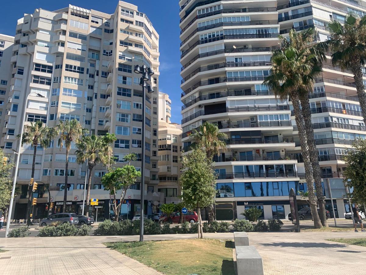 Homely Málaga Malagueta junto al mar Esterno foto